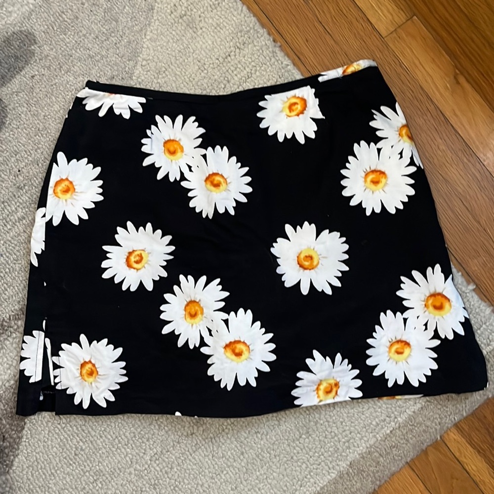 VINTAGE DAISY FLORAL SKORT 🌼